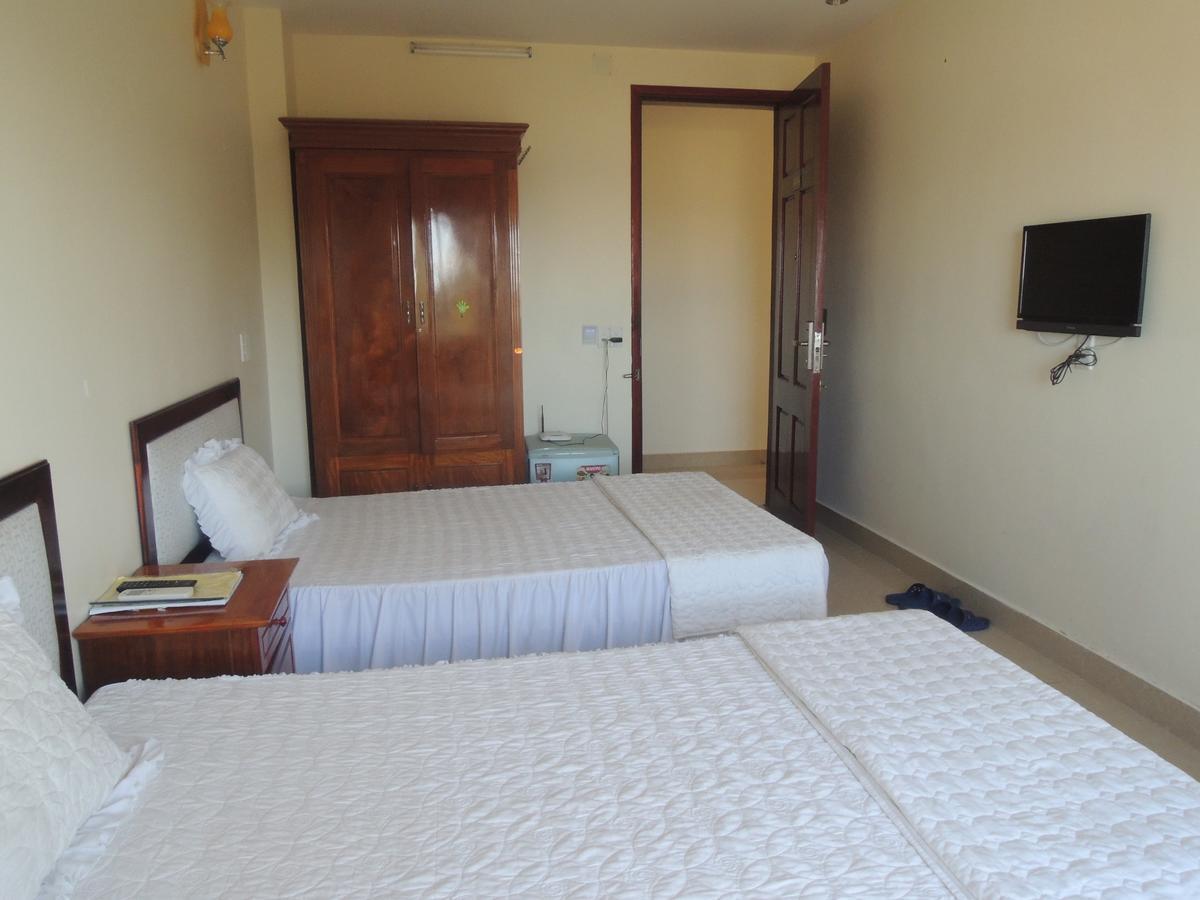 Ngan Ha Hotel Dong Hoi Exterior foto